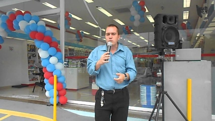 LOCUTOR PORTA DE LOJA